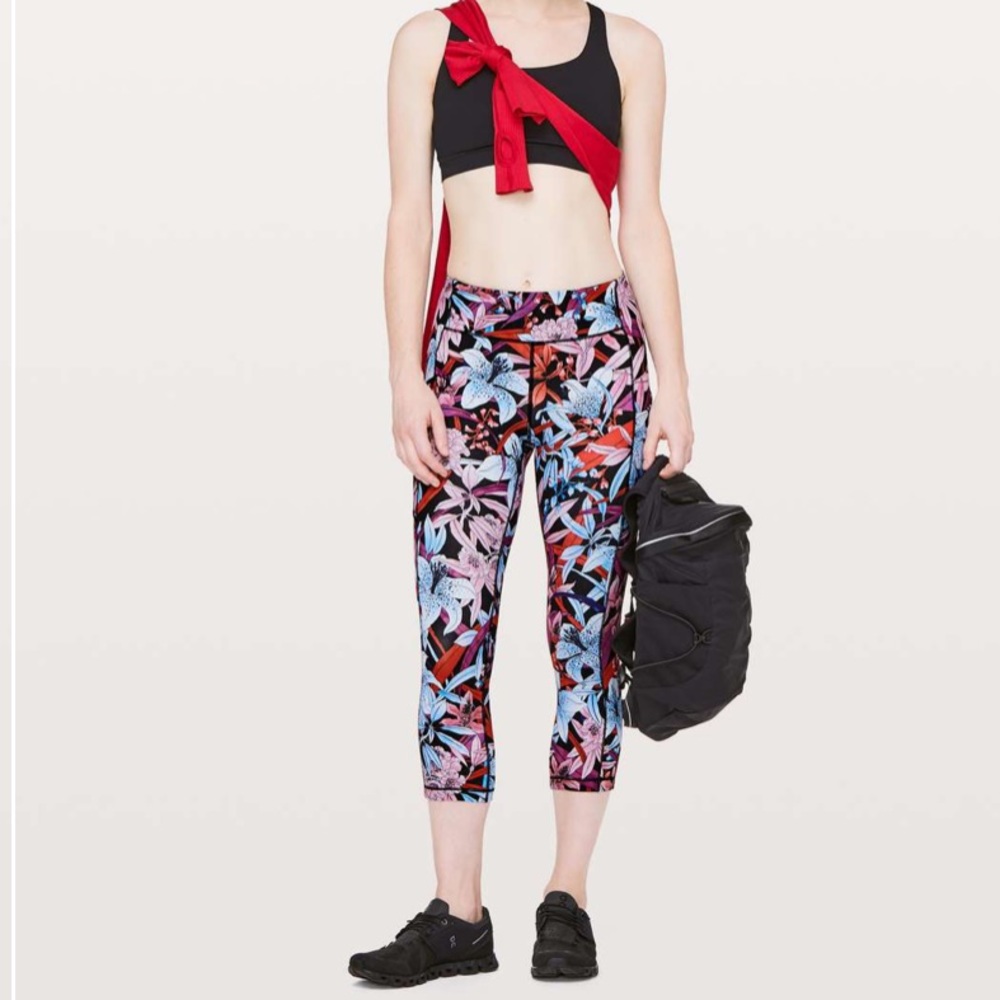 Lululemon Speed Up Crop 21 lush Lillies Multi size 4